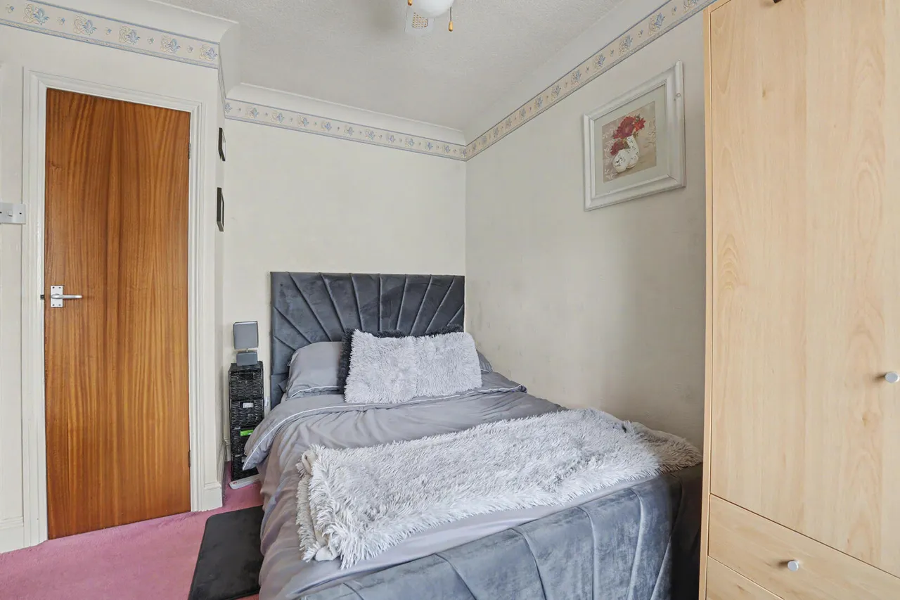Roedean Avenue, Enfield, EN3, photo 20