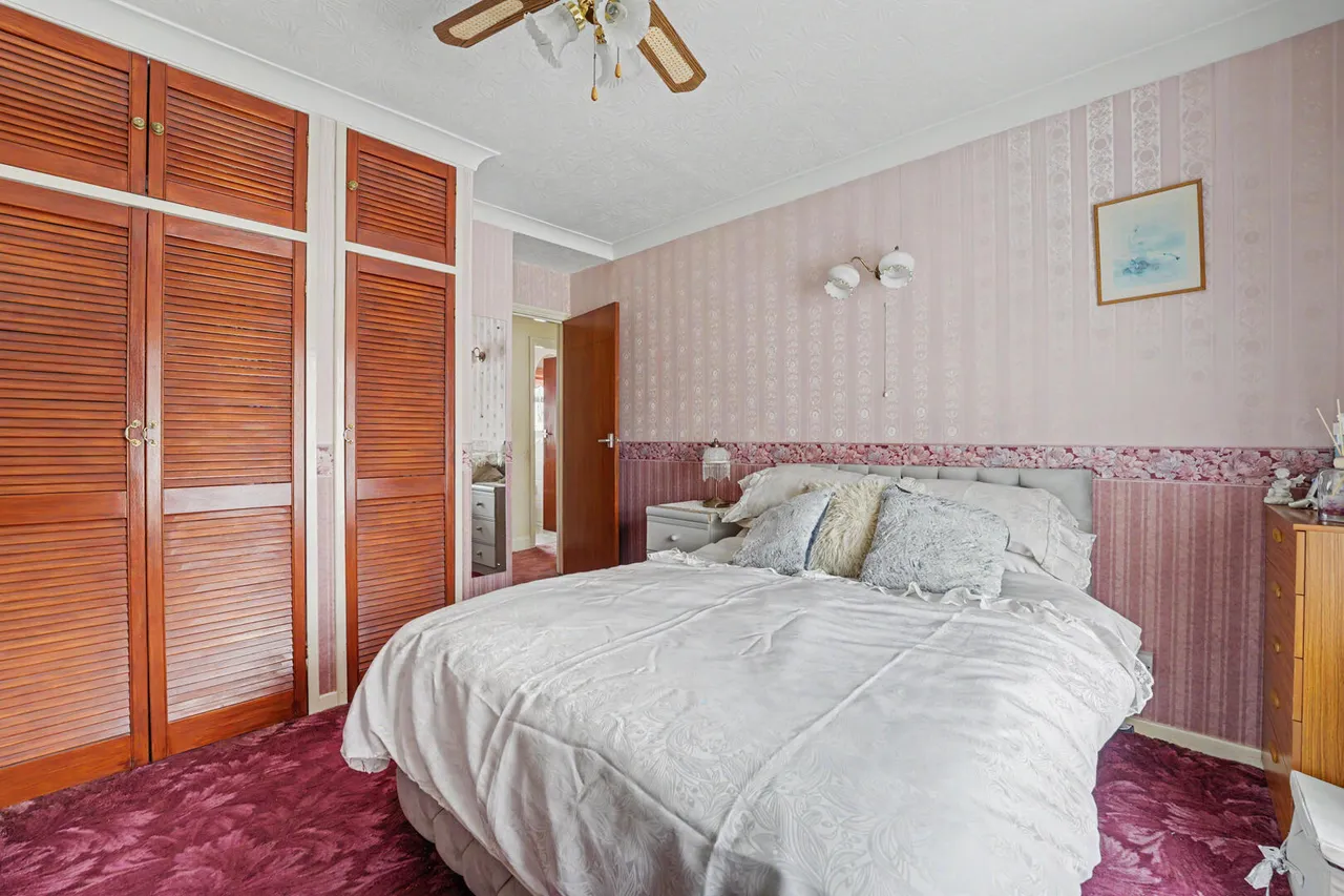 Roedean Avenue, Enfield, EN3, photo 13