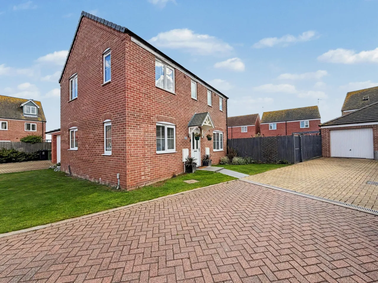 3 bed house for sale, Breeze Close, Bradwell