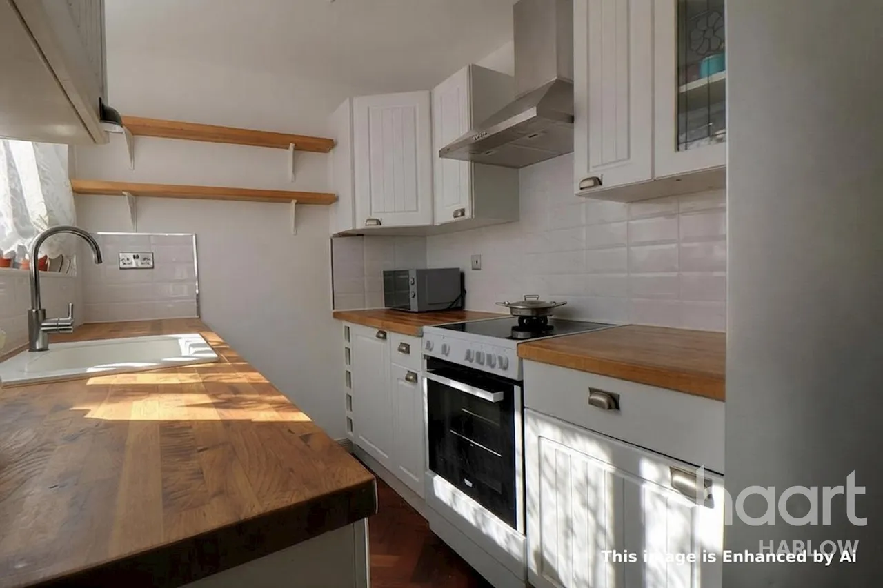 Moorfield, CM18, photo 2