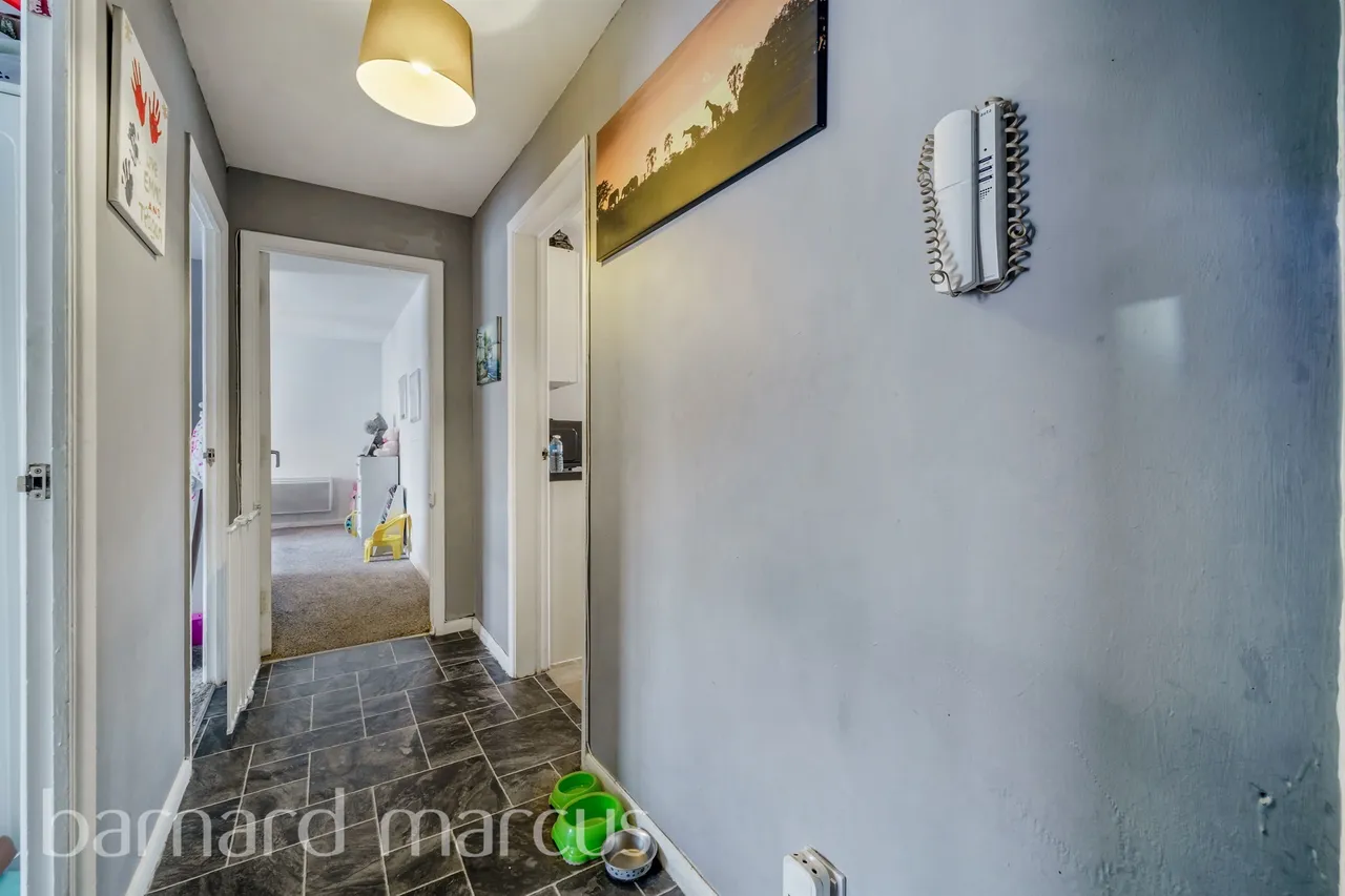 Redford Close, Feltham, TW13, photo 4