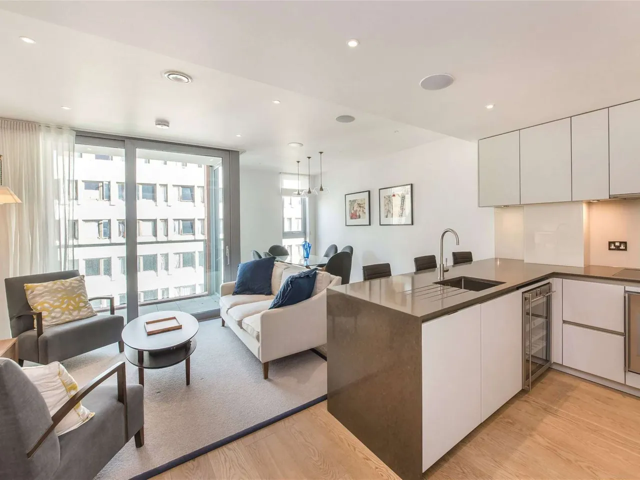 2 bed flat to rent — Wellington House, 70 Buckingham Gate, St. James's Park, London, SW1E 6AL