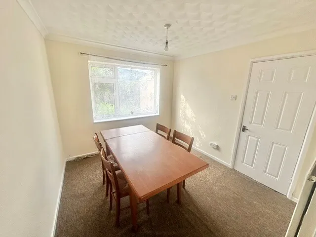 Clay Hill Road, Basildon, SS16, photo 3
