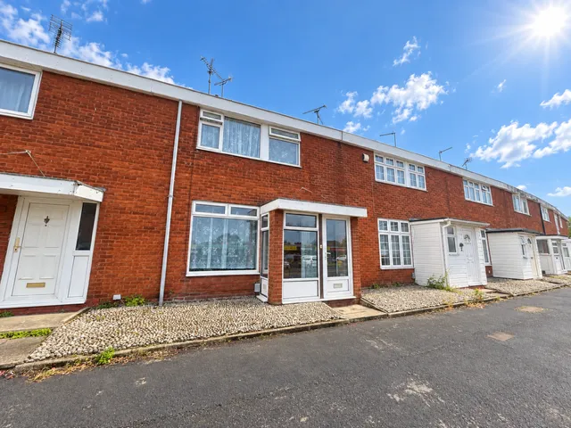 3 bed house to rent, Clay Hill Road, Basildon, SS16
