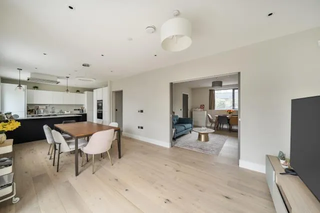 Dollis Avenue, London, N3, photo 10