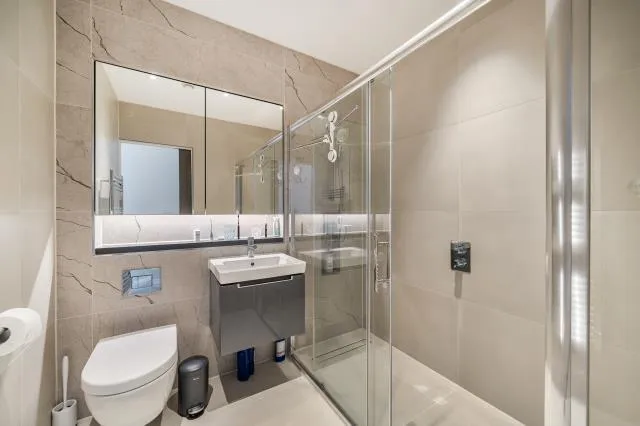 Dollis Avenue, London, N3, photo 24