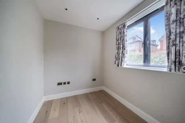 Dollis Avenue, London, N3, photo 22