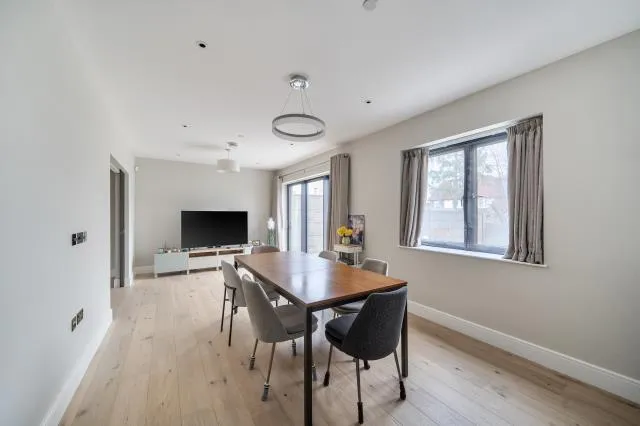 Dollis Avenue, London, N3, photo 9