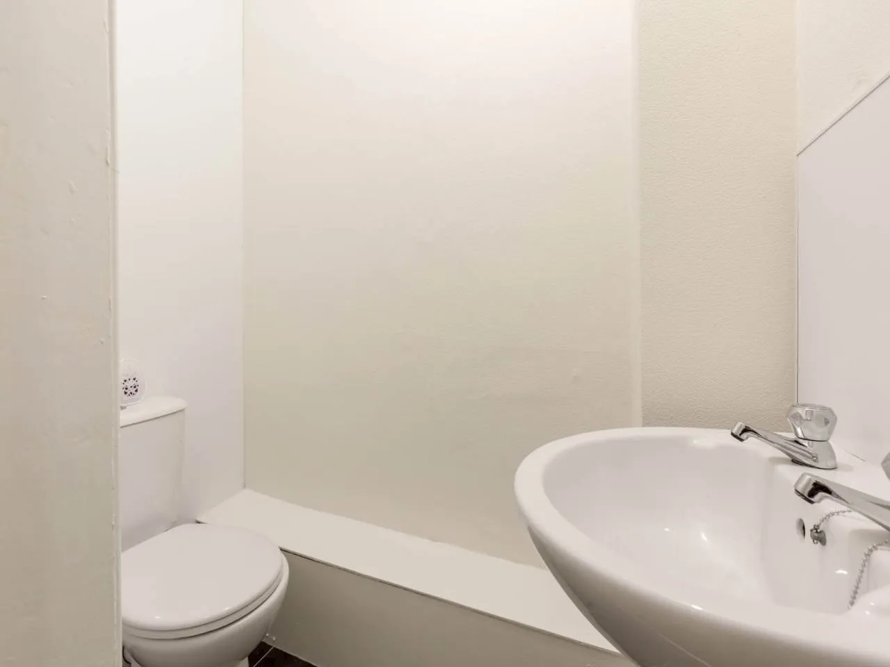 Trafalgar Street, Leith, EH6, photo 9