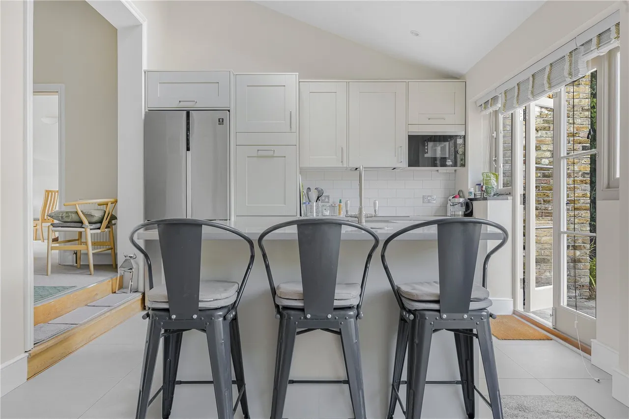 Nightingale Road, Hampton, TW12, photo 6