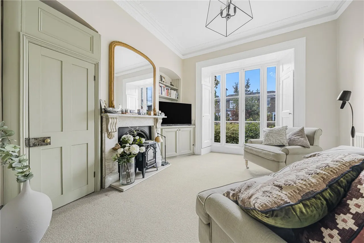 Nightingale Road, Hampton, TW12, photo 2