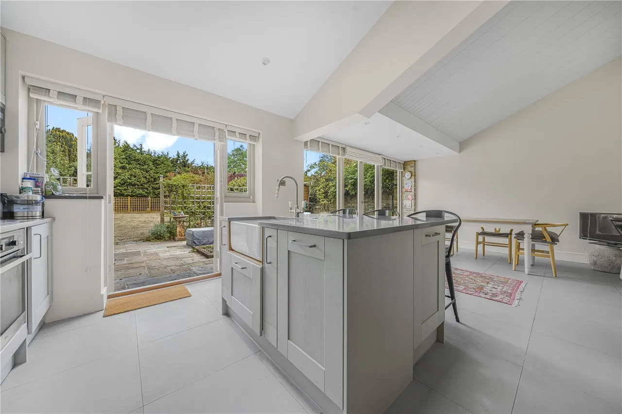 Nightingale Road, Hampton, TW12, photo 8