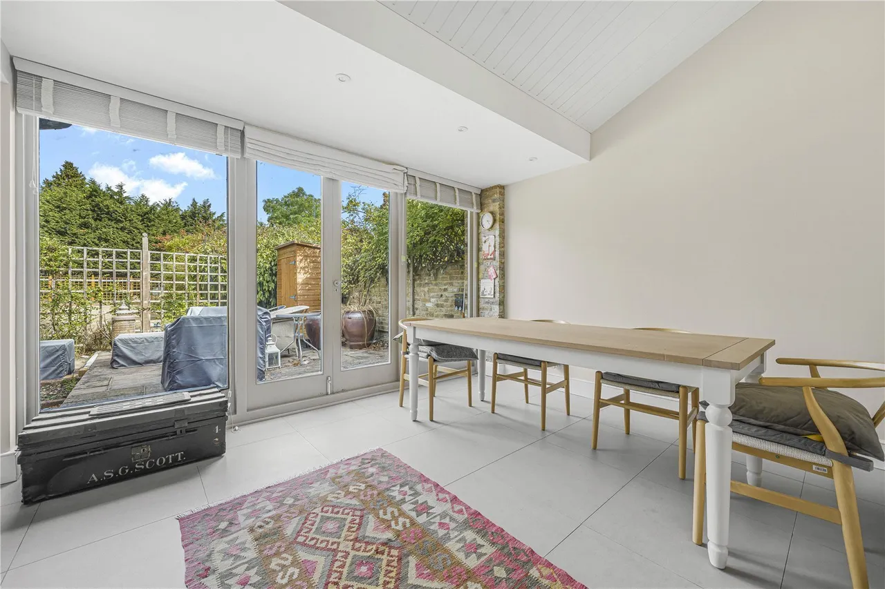 Nightingale Road, Hampton, TW12, photo 9