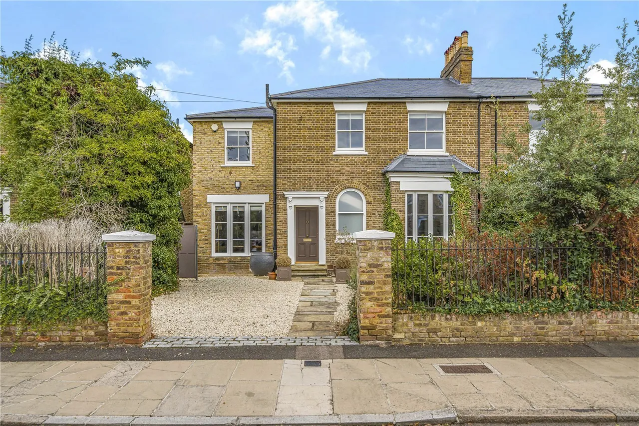 5 bed house for sale, Nightingale Road, Hampton, TW12