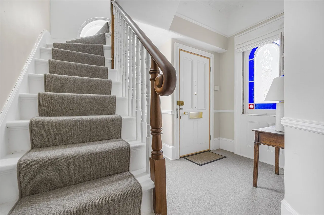 Nightingale Road, Hampton, TW12, photo 10