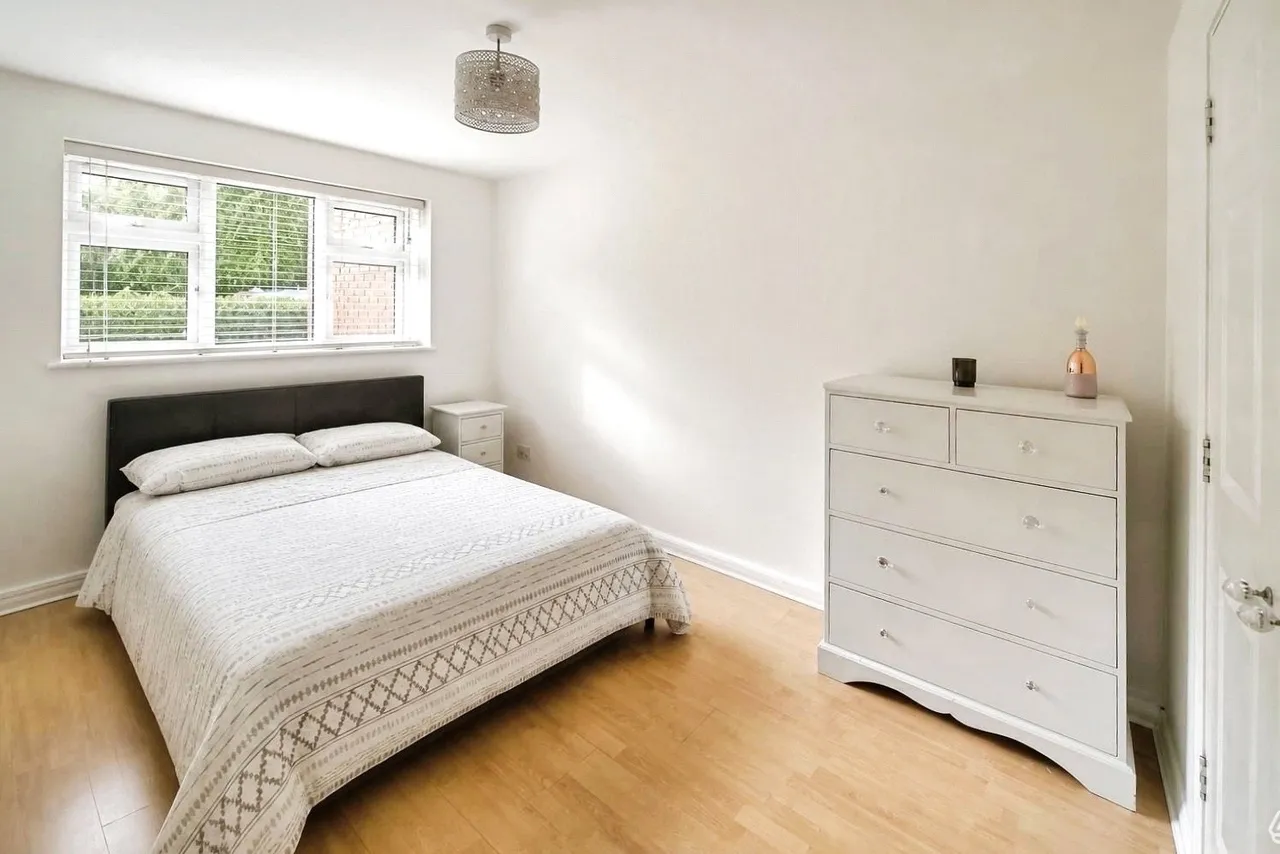 Albert Walk, Crowthorne, RG45, photo 5