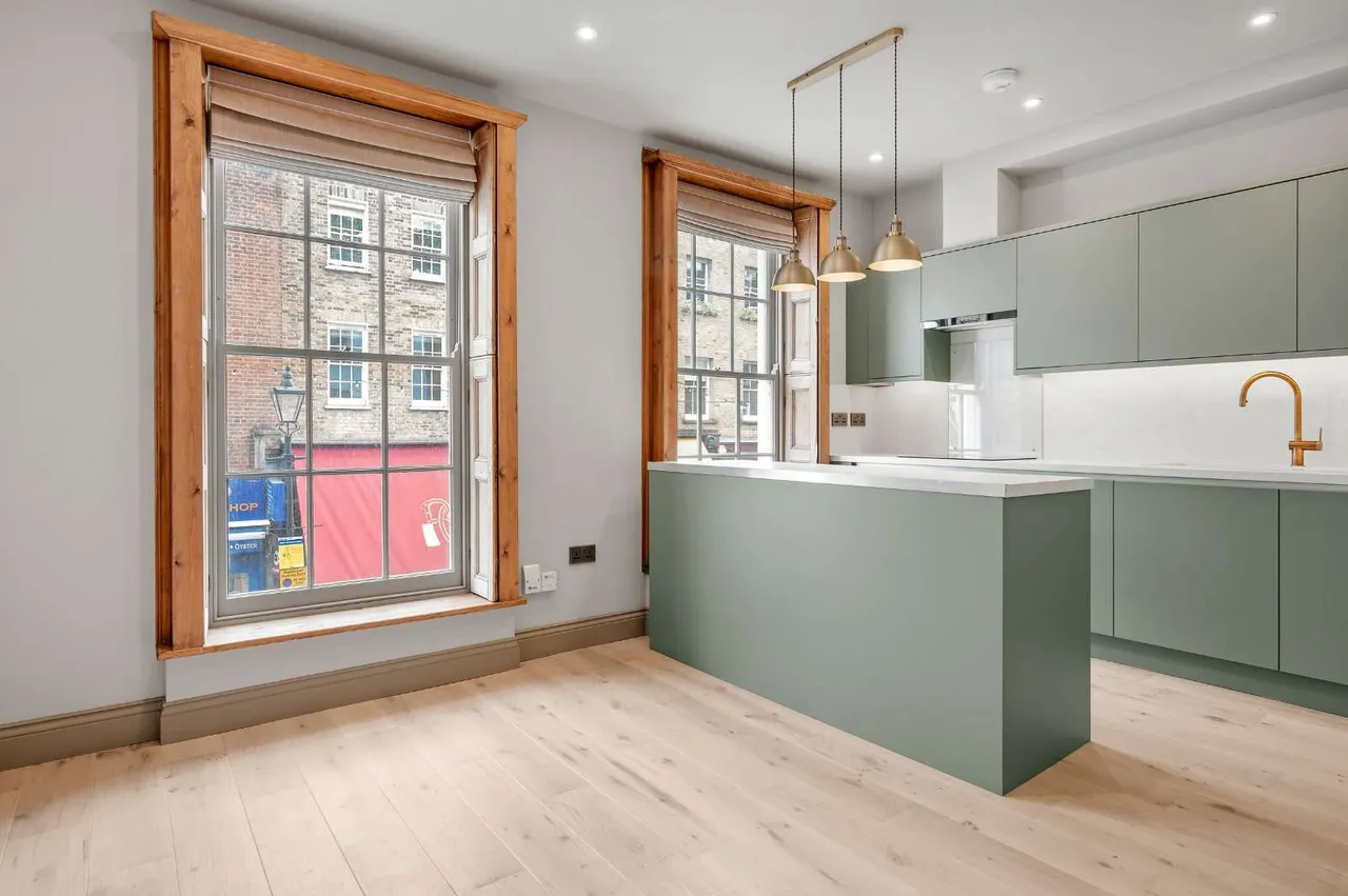 1 bed flat to rent — Exmouth Market, London, EC1R 4QL