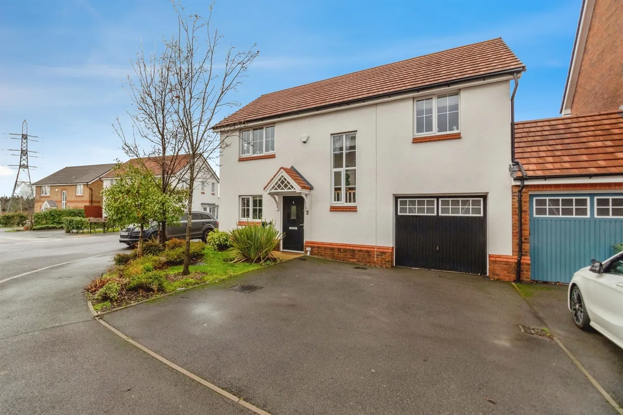 4 bed house for sale — Bagwall Crescent, Wednesbury