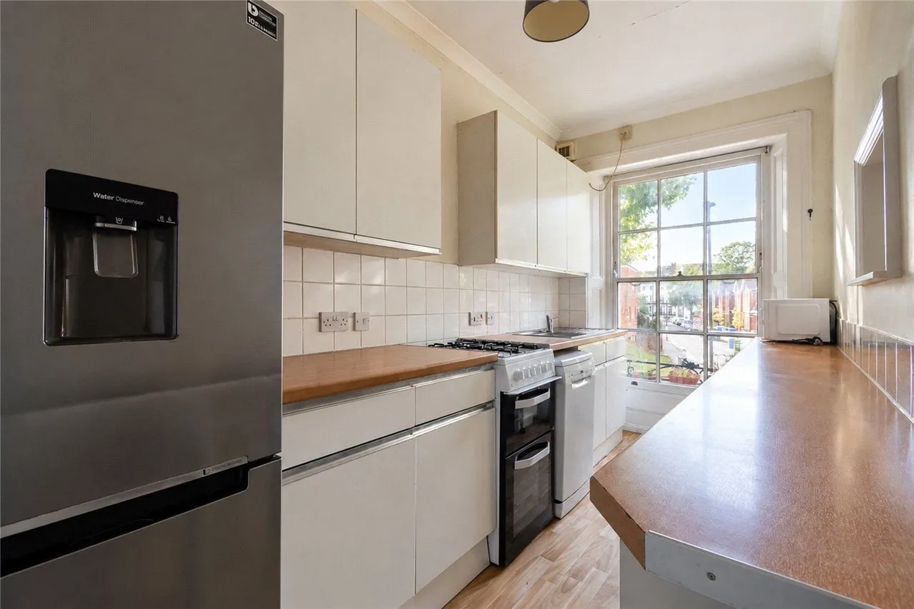Grove Lane, London, SE5, photo 2