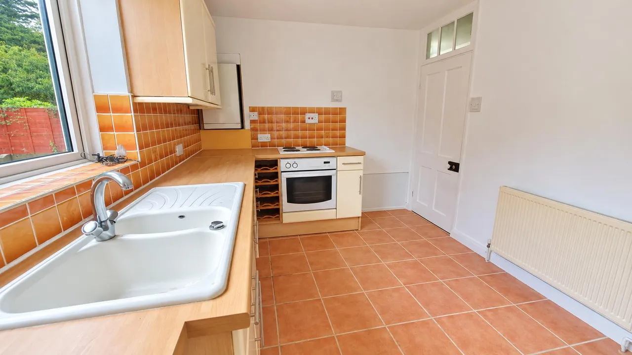 Fanshawe Crescent, Dagenham, RM9, photo 5