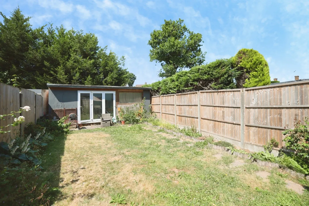 Chilwell Gardens, Watford, WD19, photo 2