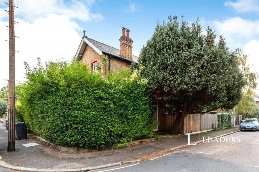 2 bed flat for sale, Piper Road, Kingston upon Thames, KT1