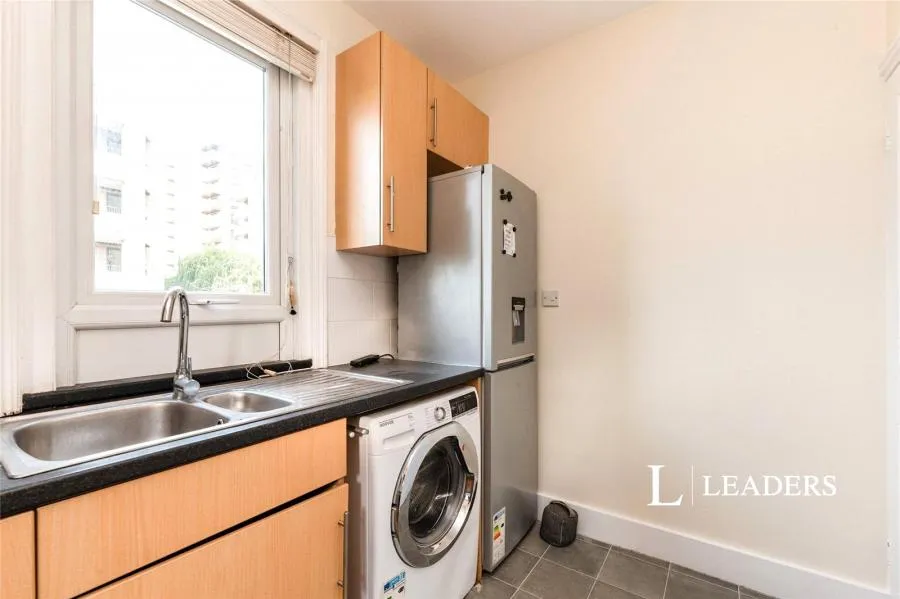 Piper Road, Kingston upon Thames, KT1, photo 6