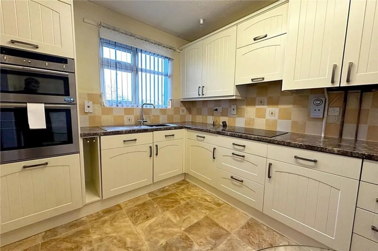 Winterdene, Kenilworth Rd, photo 5
