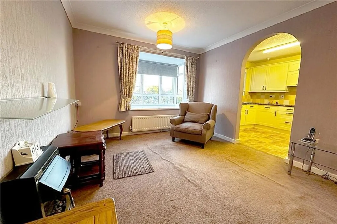 Winterdene, Kenilworth Rd, photo 2