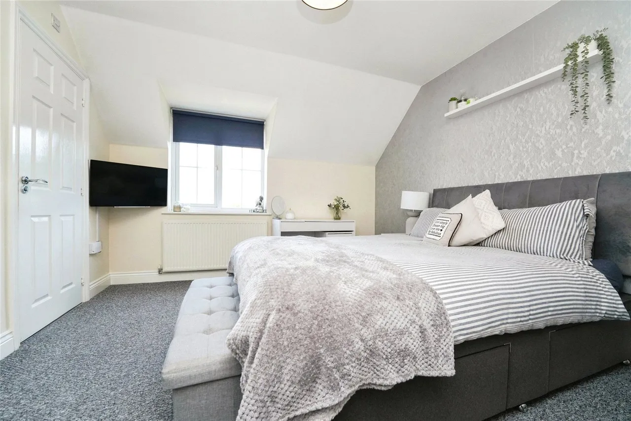 Thatcham Avenue, Kingsway, Gloucester, Gloucestershire, GL2, photo 10