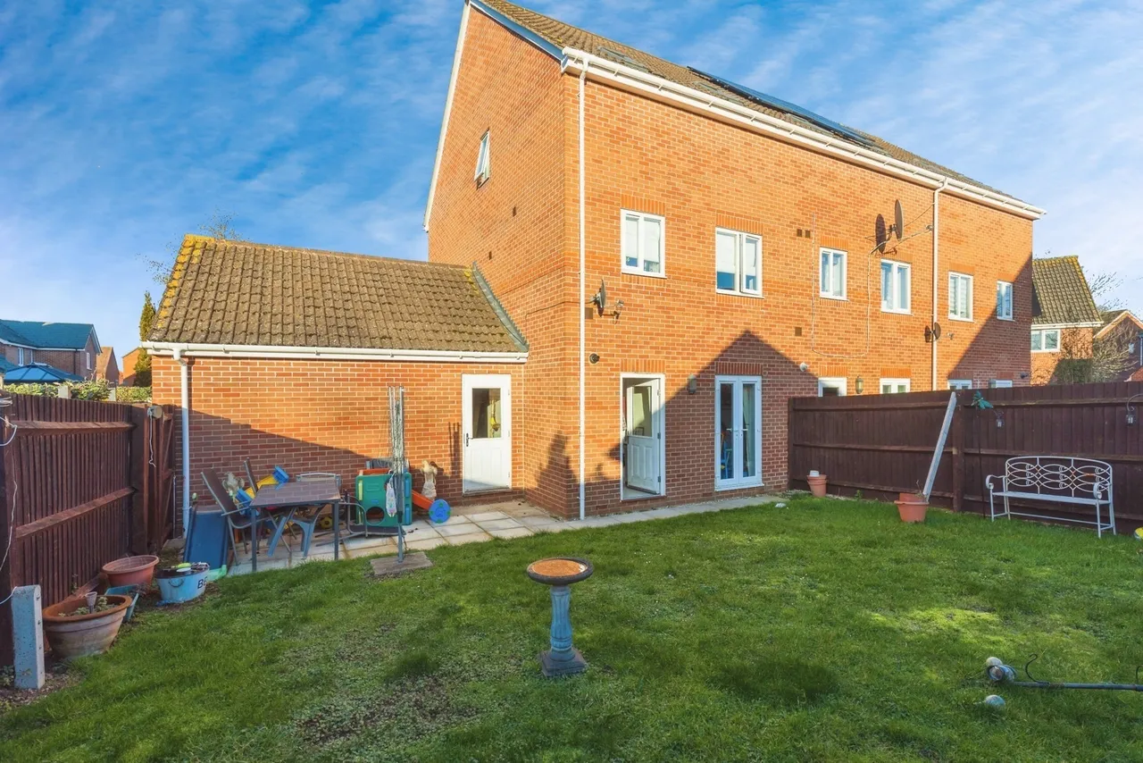 Thatcham Avenue, Kingsway, Gloucester, Gloucestershire, GL2, photo 8