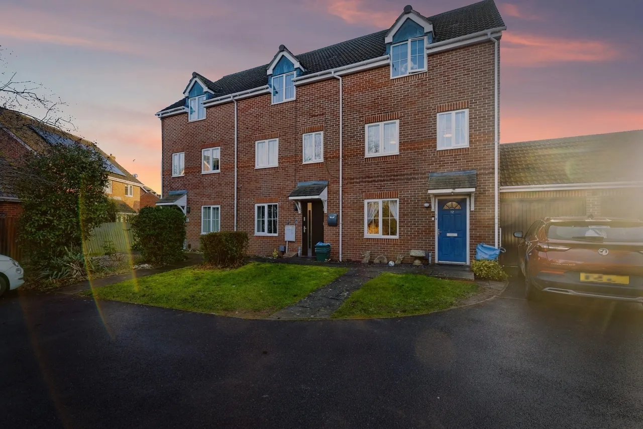Thatcham Avenue, Kingsway, Gloucester, Gloucestershire, GL2, photo 15