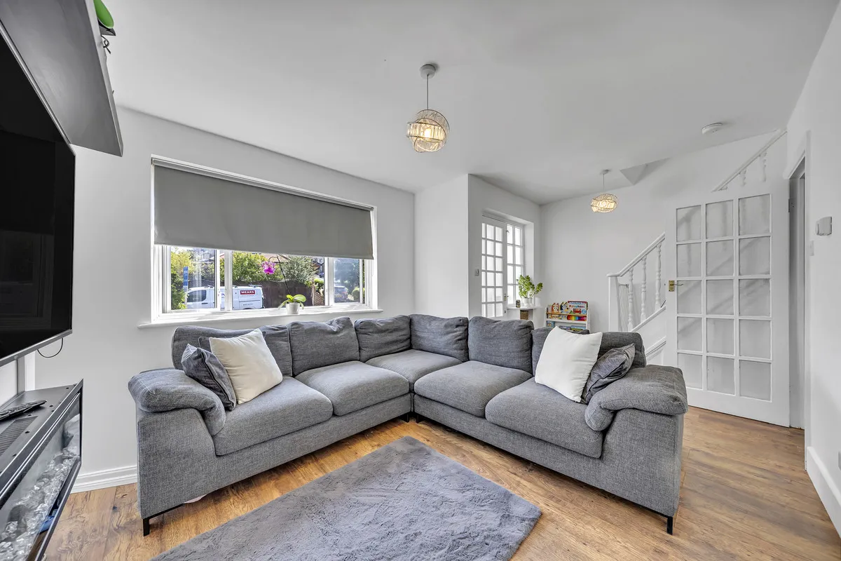 Carter Drive, Collier Row, Romford, RM5 2UB, photo 3