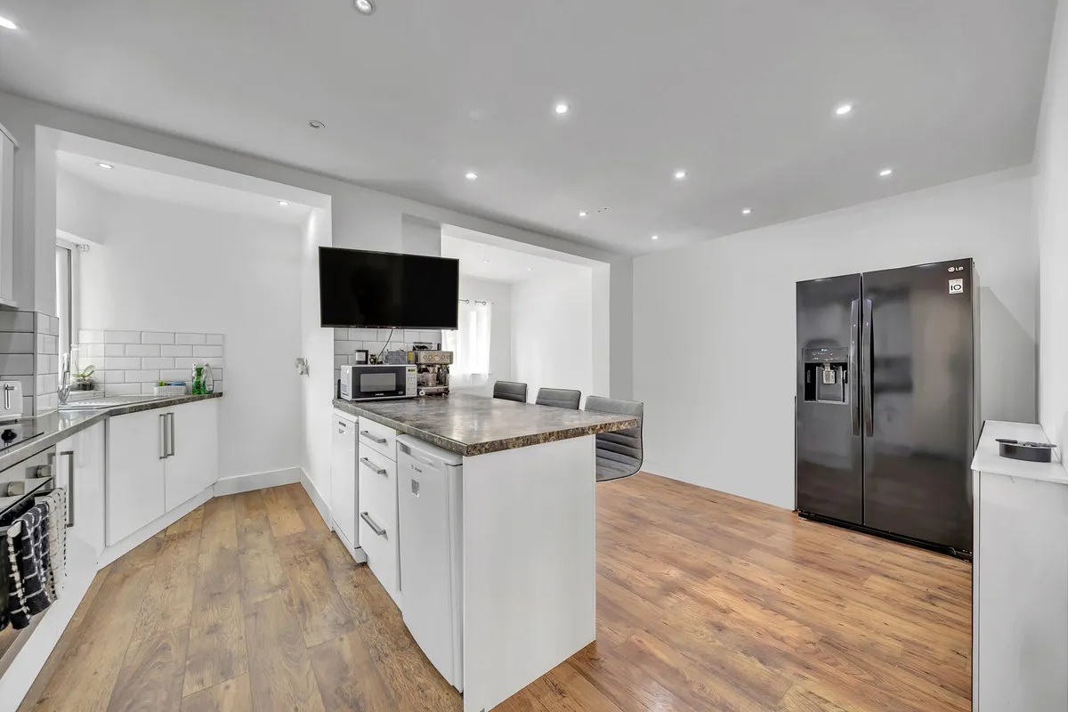 Carter Drive, Collier Row, Romford, RM5 2UB, photo 2