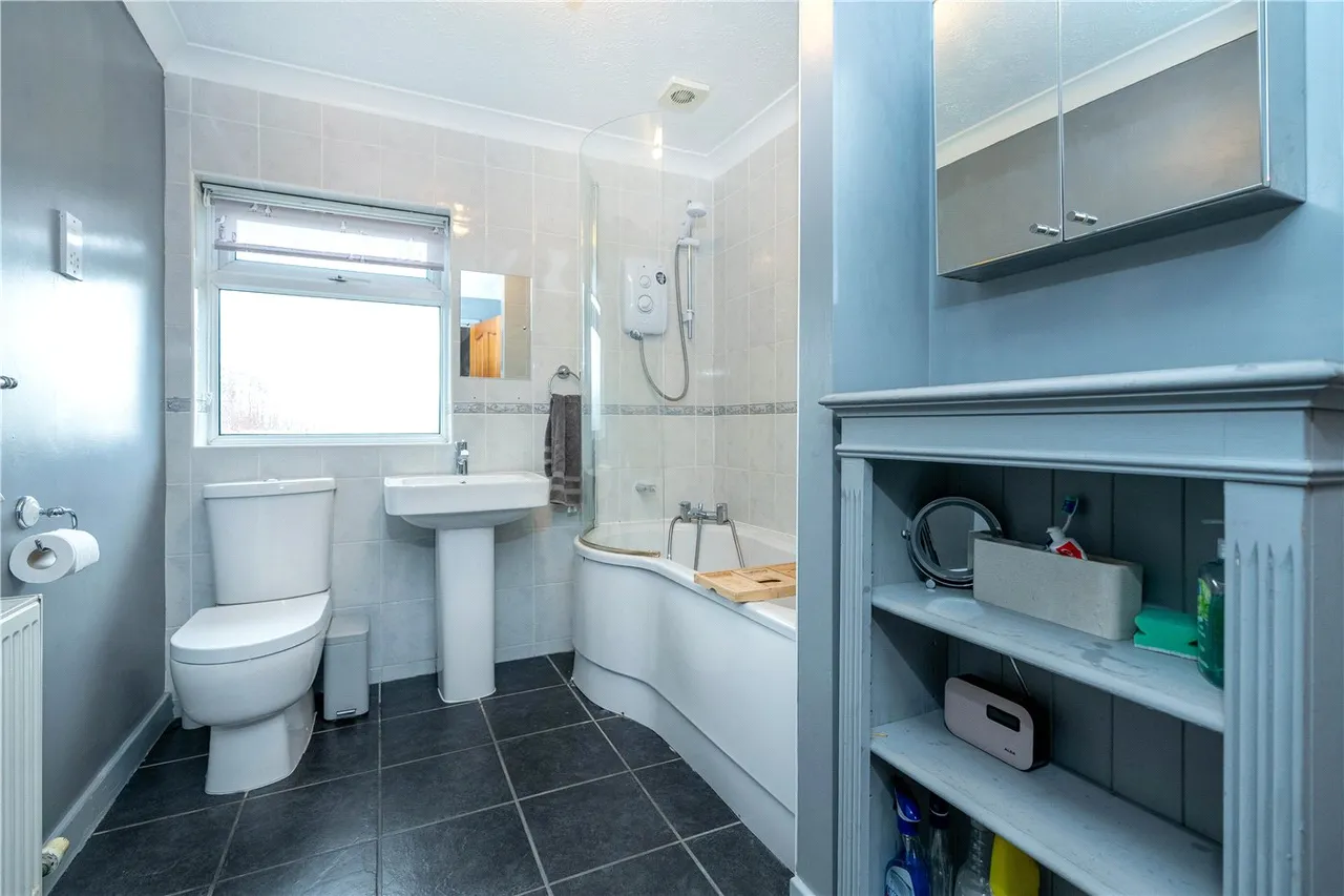 Linden Rise, Bourne, PE10, photo 17