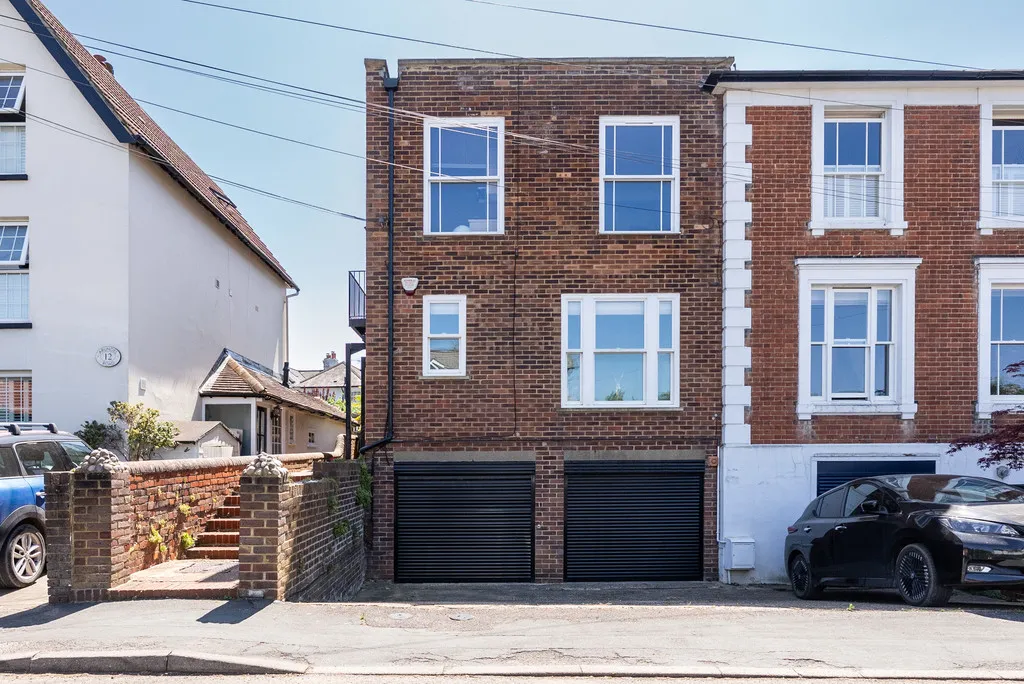 1 bed flat for sale, Arundel Road, Dorking, RH4