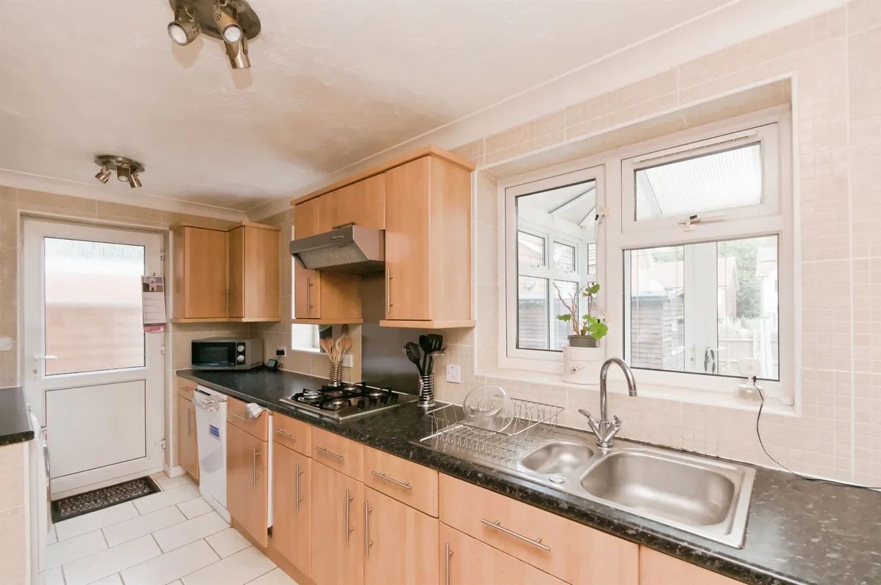 Grasmere Close, Eastbourne, photo 2