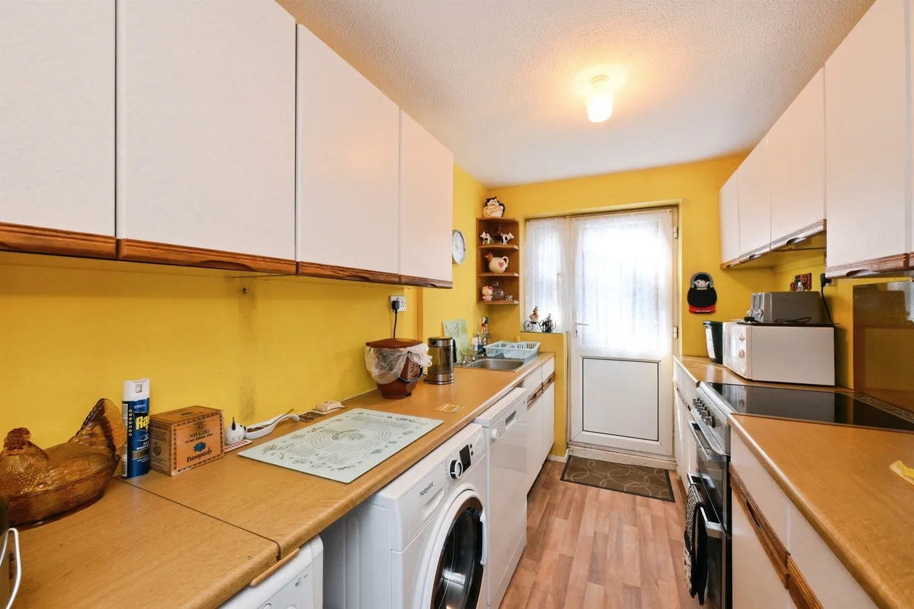 Tovey Close, Nazeing, EN9, photo 4