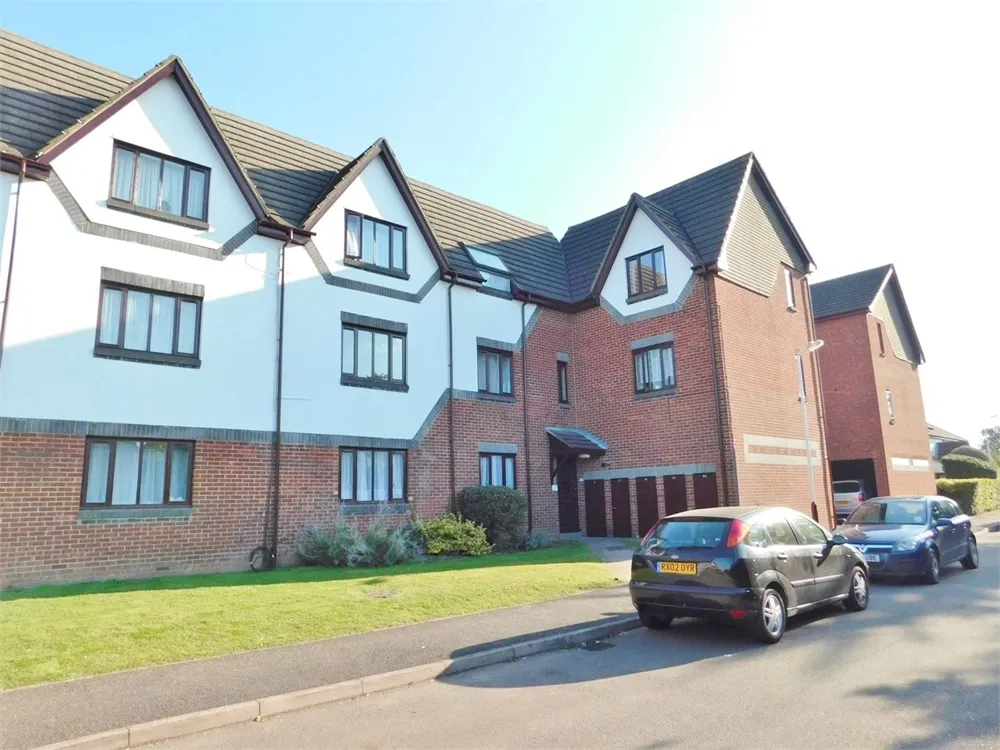 Allington Close, Greenford, UB6, photo 3