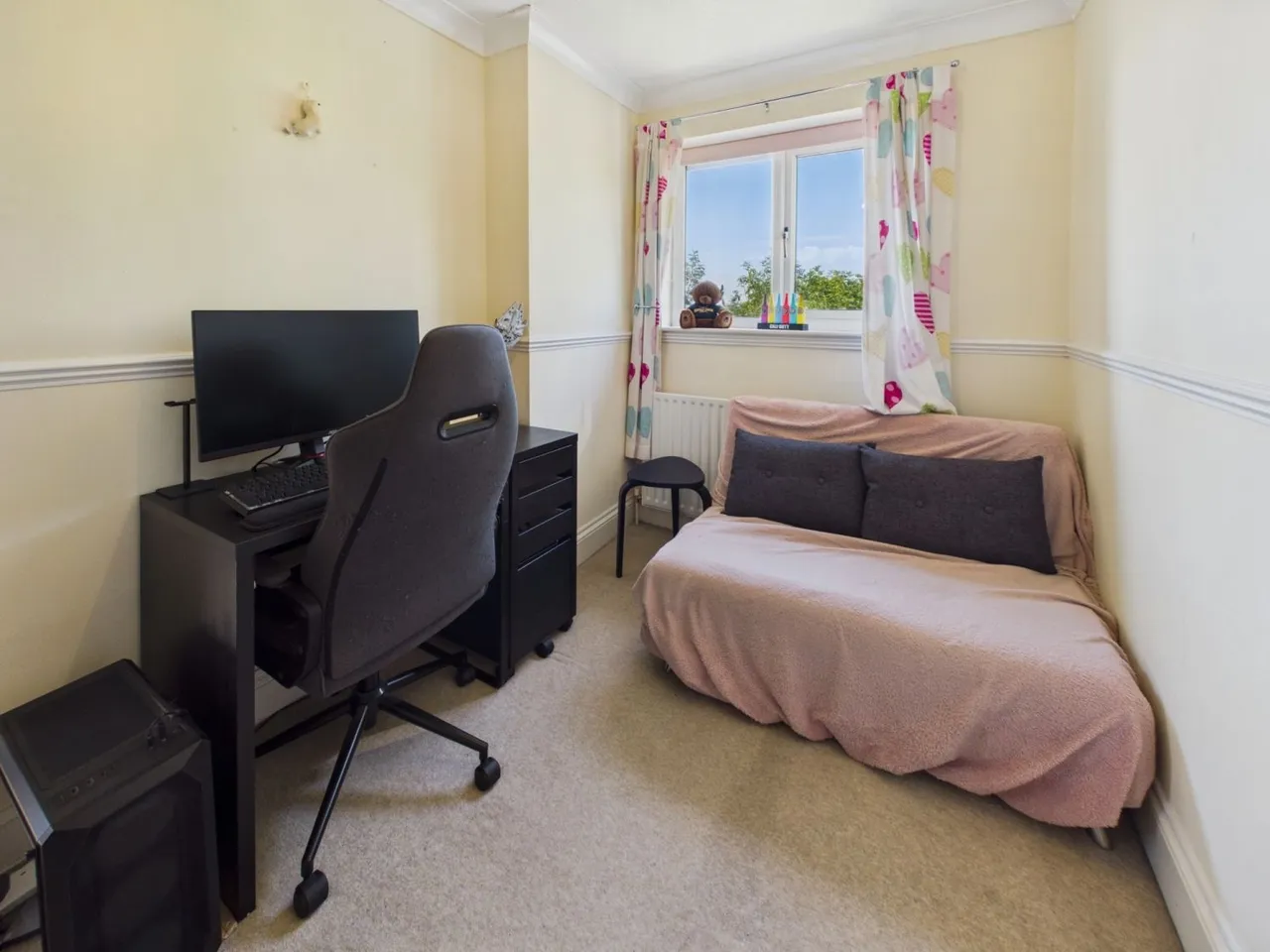 Charnwood Bank, Batley, WF17, photo 15