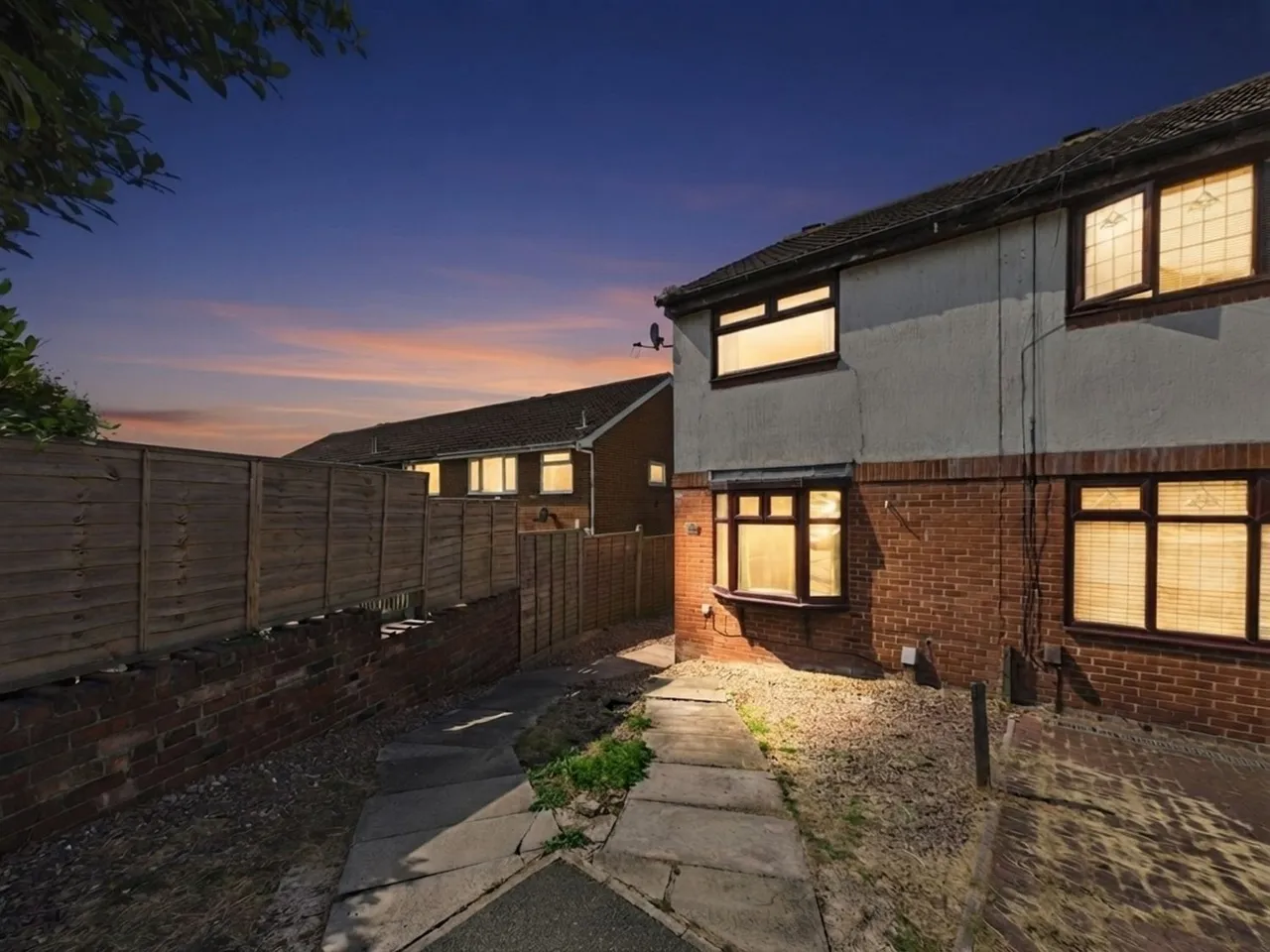 Charnwood Bank, Batley, WF17, photo 4
