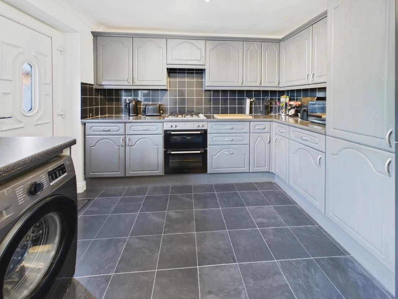 Charnwood Bank, Batley, WF17, photo 8