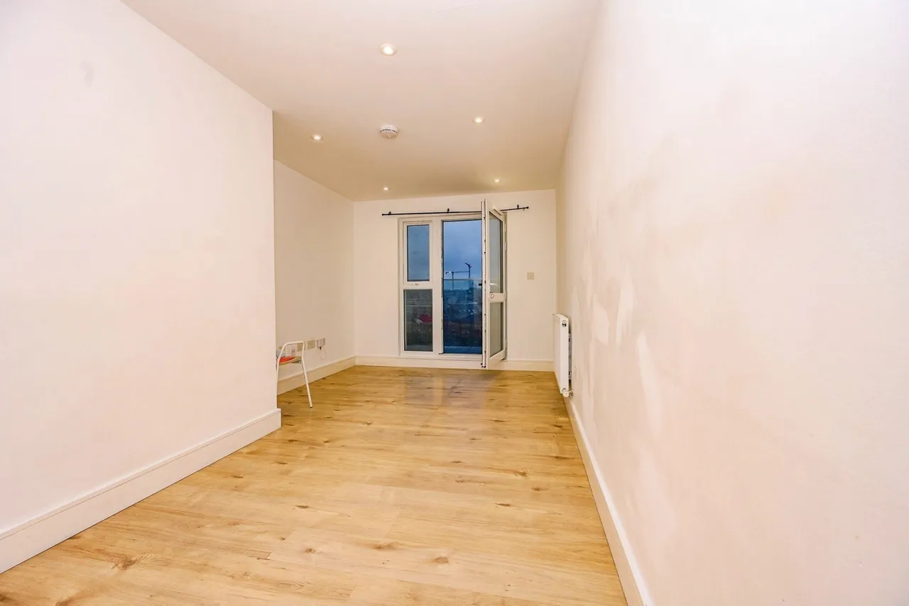 Midland Road, Luton, Bedfordshire, LU2, photo 3