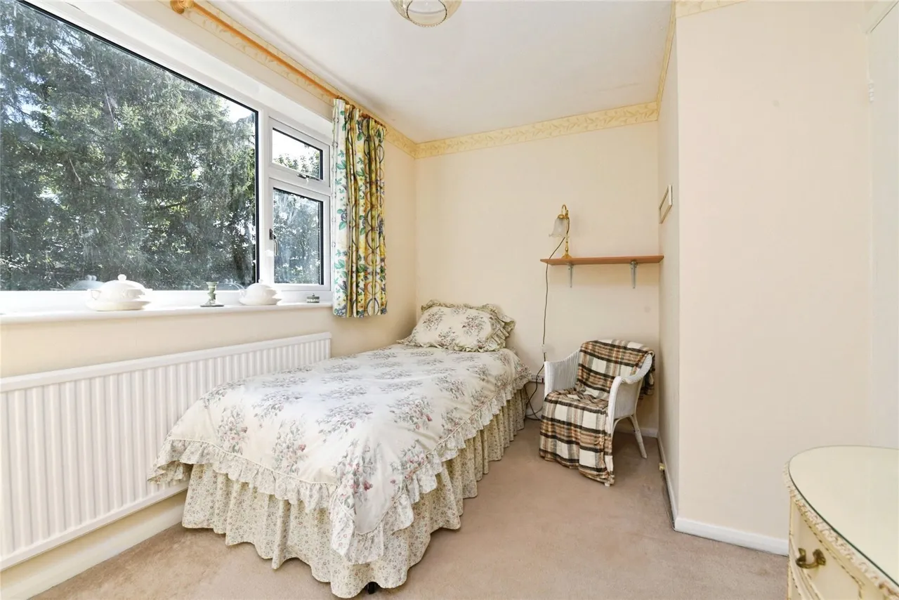 King Georges Road, Pilgrims Hatch, CM15, photo 16