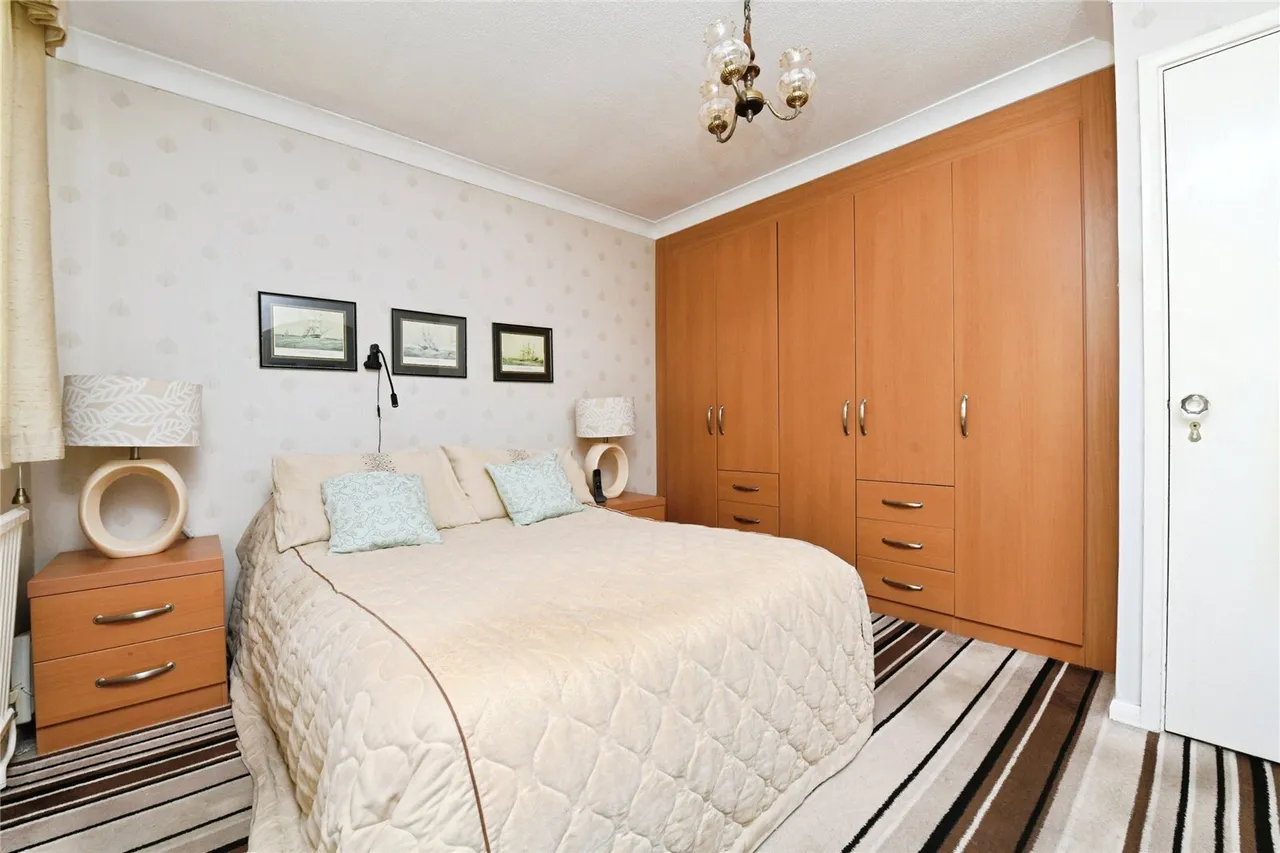 King Georges Road, Pilgrims Hatch, CM15, photo 13