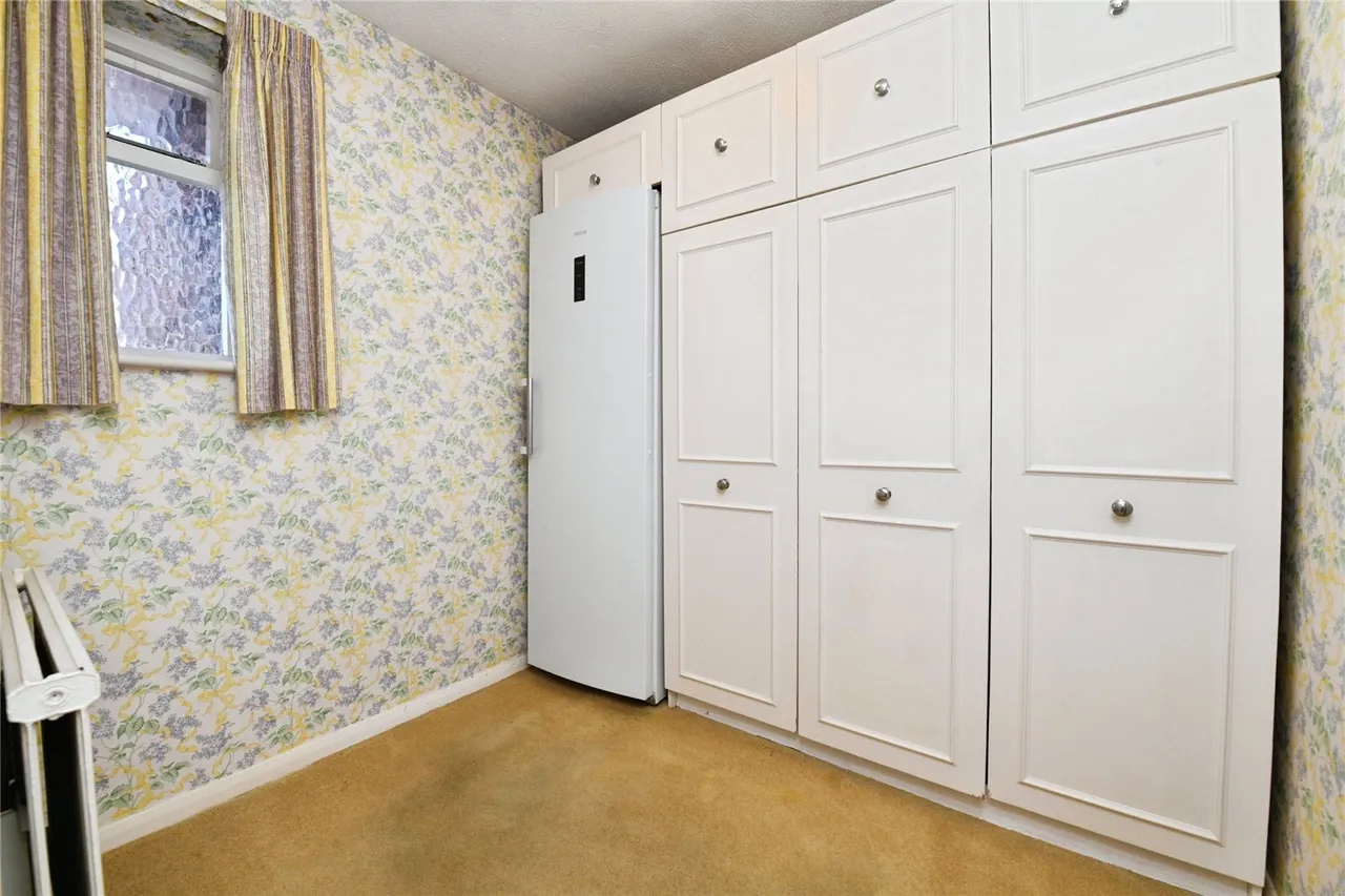 King Georges Road, Pilgrims Hatch, CM15, photo 18