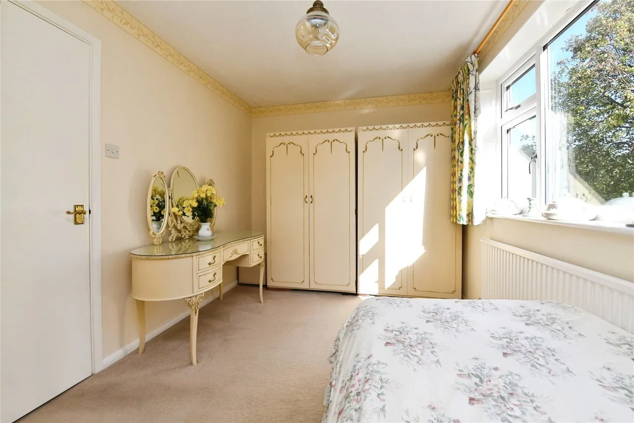 King Georges Road, Pilgrims Hatch, CM15, photo 17
