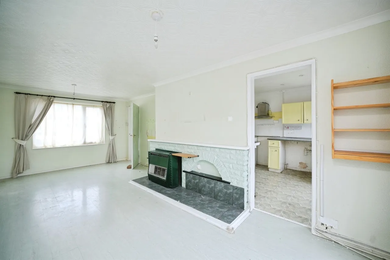 Aust Crescent, Chepstow, NP16, photo 3