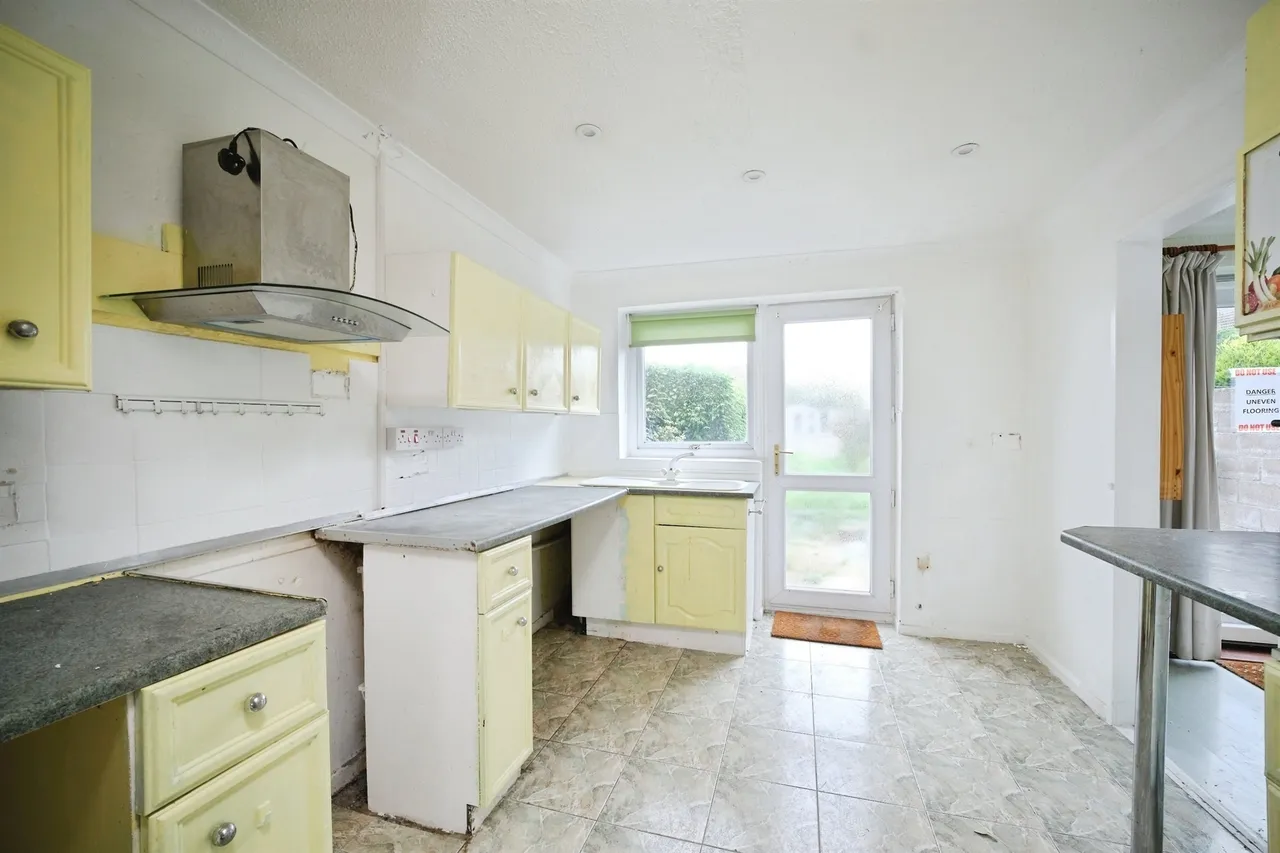 Aust Crescent, Chepstow, NP16, photo 5
