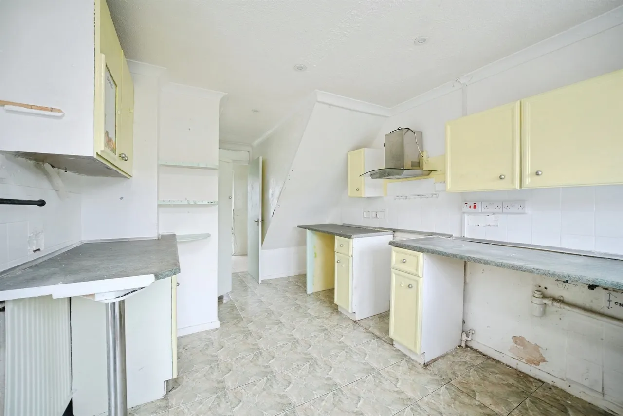 Aust Crescent, Chepstow, NP16, photo 4